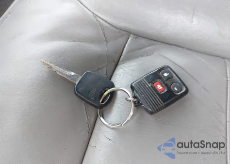 2000 Ford Excursion Limited from USA, damaged, VIN 1FMNU43S0YEE51759